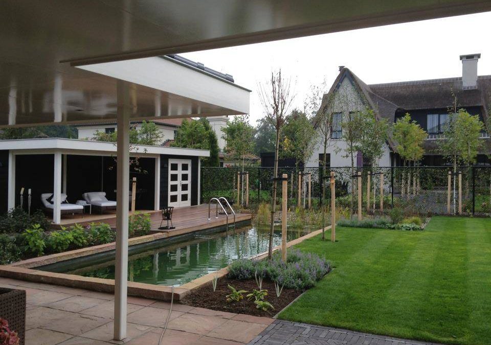 Tuinaanleg met zwemvijver